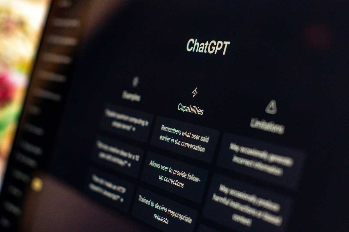 The screen displays the homepage of ChatGPT