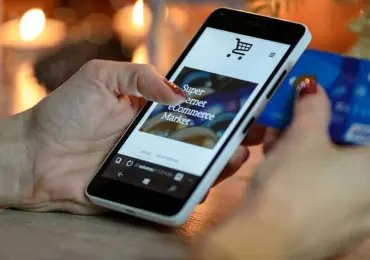 The Evolution of Online Shopping: From E-commerce to Social Commerce
