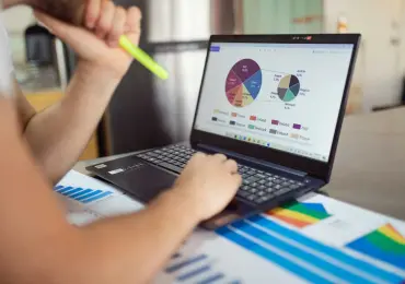 Packaging Data Stories: Stitching Screenshots into Report PDFs