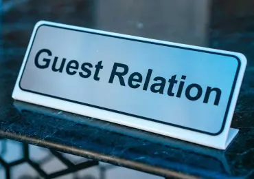 Top Trends That Make Custom Desk Name Plates Stand Out