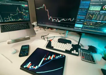 Building Reliable Analytics Frameworks Using Structured Web Data Streams