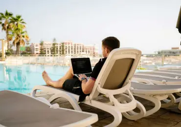 A Financial Survival Guide for Web Developers Embracing the Digital Nomad Lifestyle