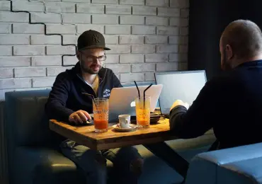 The Digital Nomad Effect on Local Small Businesses