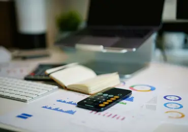 How Project Managers Can Save More Every Month With a Simple Savings System