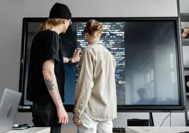 AI Everywhere: How Smart Systems Are Becoming Daily Tools