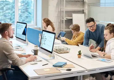 The US Consumer Journey Is Changing: Which AI SEO services Should Retail Brands Prioritize?