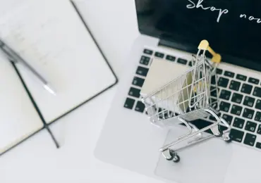 Hybrid Commerce Strategies: How Online and Offline Retail Work Better Together